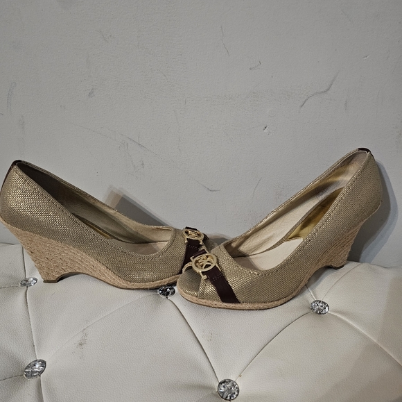 MK peekaboo toe wedge - Picture 3 of 5